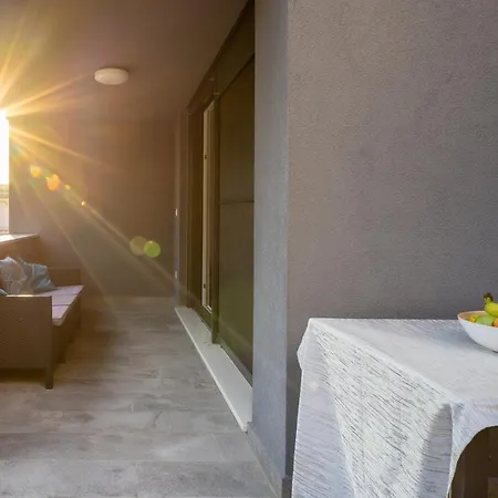 Lux Holiday Apartment On Kasuni Beach In Split Exterior photo